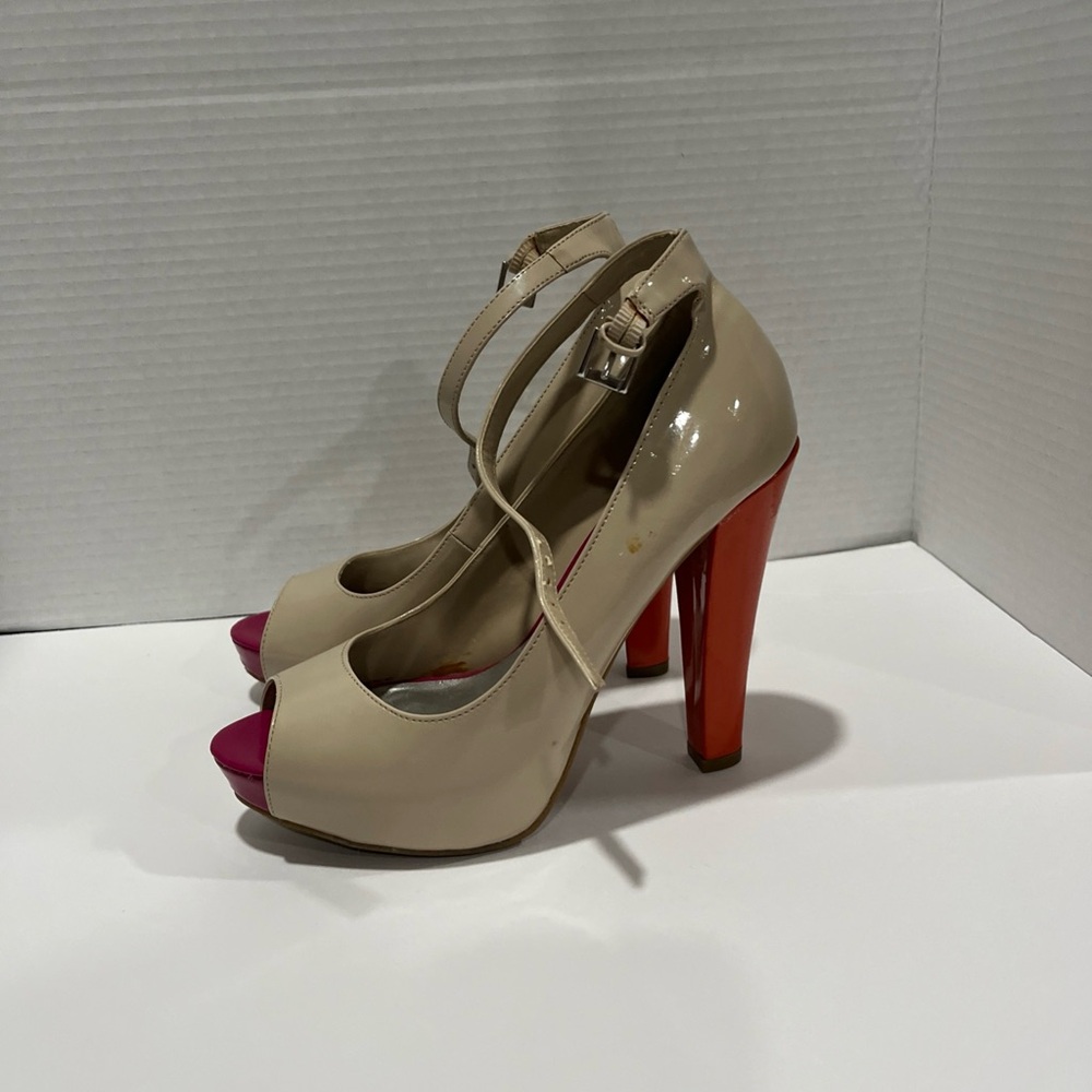 Guess multicolor chunky heels size 6M